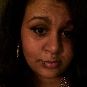 Meet your Posher, Crystal