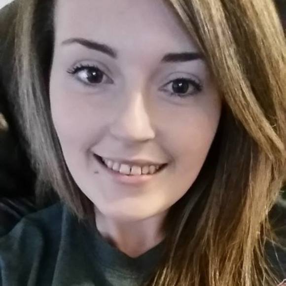 Meet your Posher, Cassandra - Picture 1 of 1