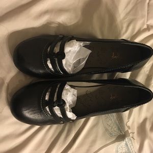 Black dress shoes