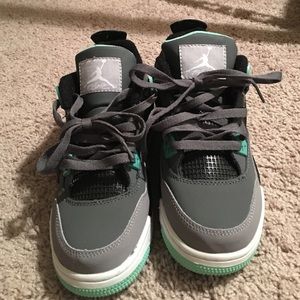 Jordan 4 green glow