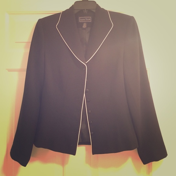 Laura Scott Blazer