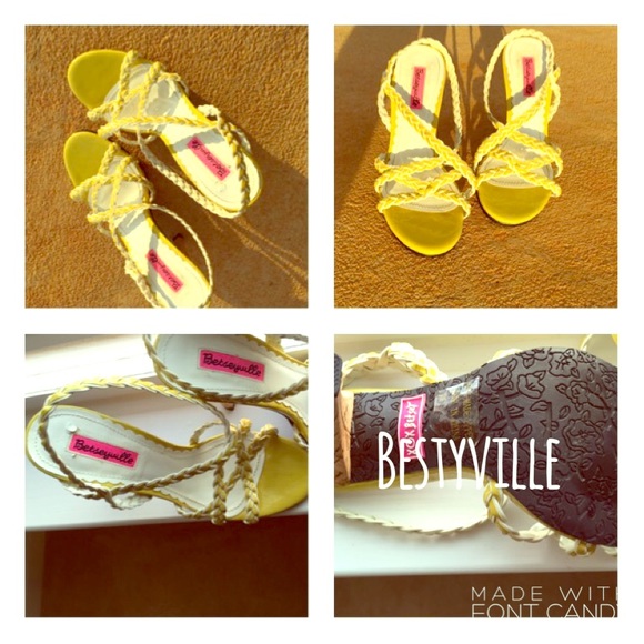 Betseyville/ Betsey Johnson  sandals