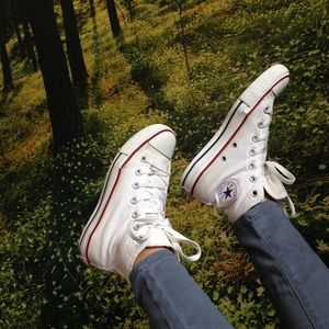 White high-top Converse ⛅️