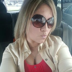 Meet your Posher, Lorena