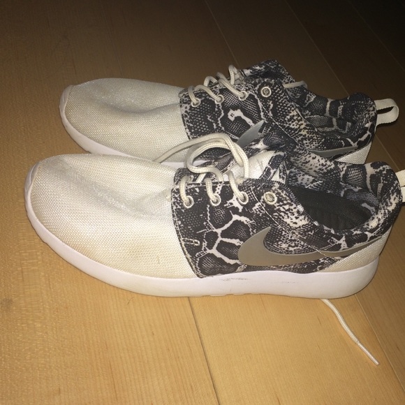 Nike rosche sneakers
