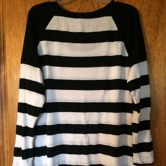 Black and white Long sleeved top - Picture 4 of 4