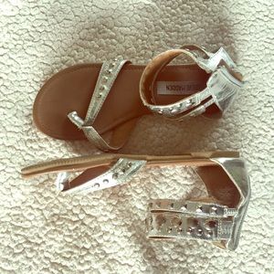 Steve Madden flat sandals silver