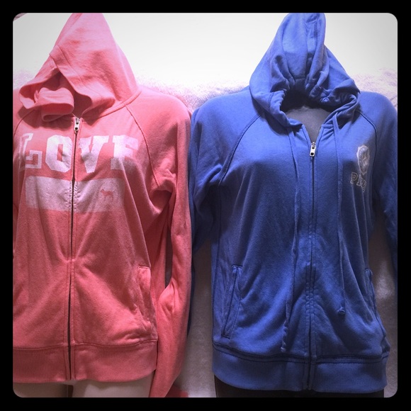 2x ᐯIᑕTOᖇIᗩ'ᔕ ᔕEᑕᖇET hoodies!!