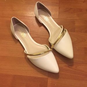Rock Republic white flats size 7 1/2.