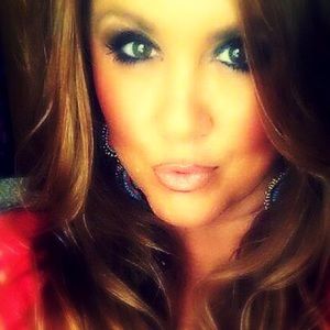 Meet your Posher, Casey