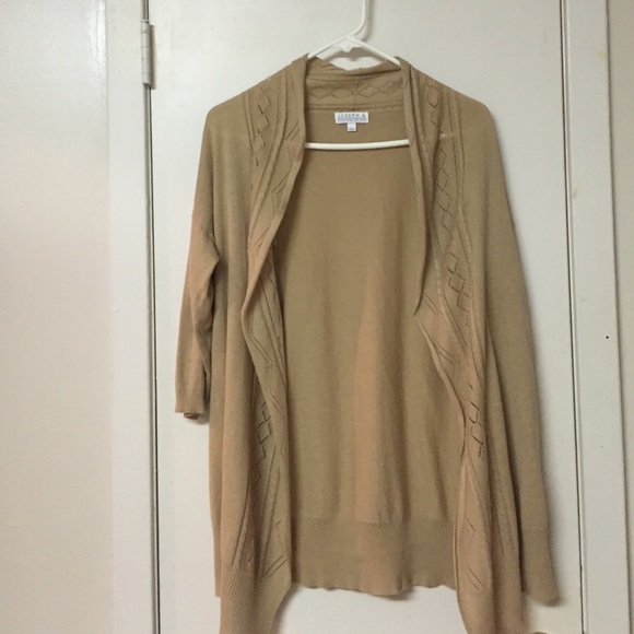 Light 3/4 sleeve cardigan