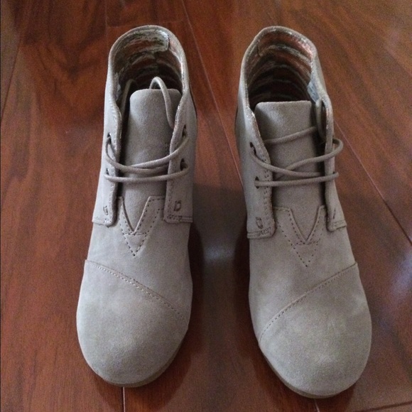 ‼️SOLD‼️30% off TOMS Wedge Bootie - Picture 2 of 4