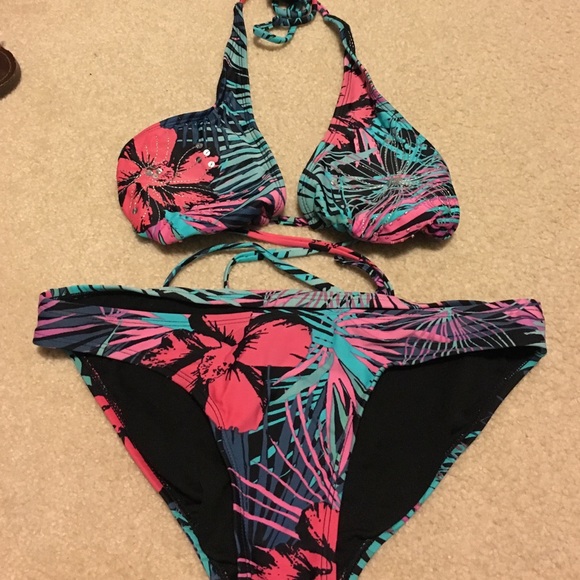 Island theme bikini