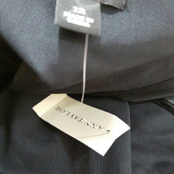 SOLD! Ann Taylor Red Rose Print Dress - Picture 4 of 4