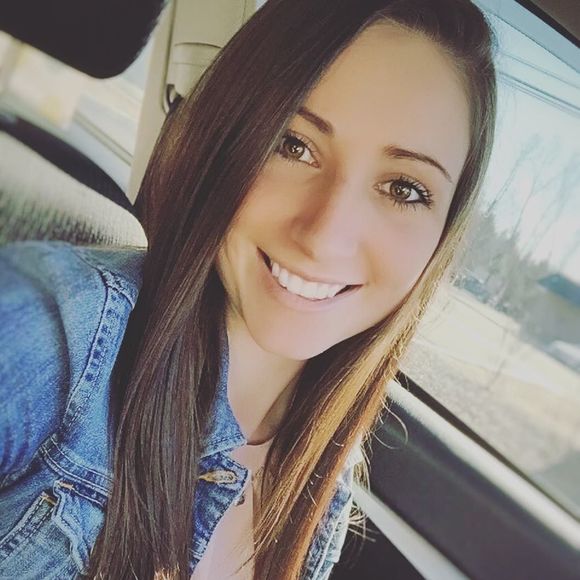 Meet your Posher, Nadine - Picture 1 of 1