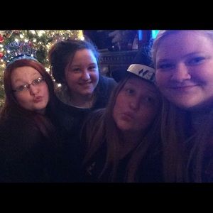 Meet your Posher, Sidney