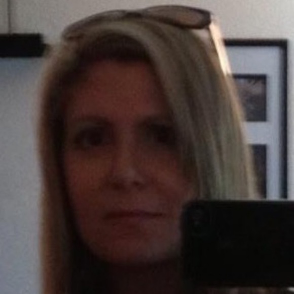 Meet your Posher, Robyn - Picture 1 of 1