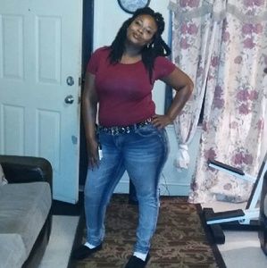 Meet your Posher, Roneshia