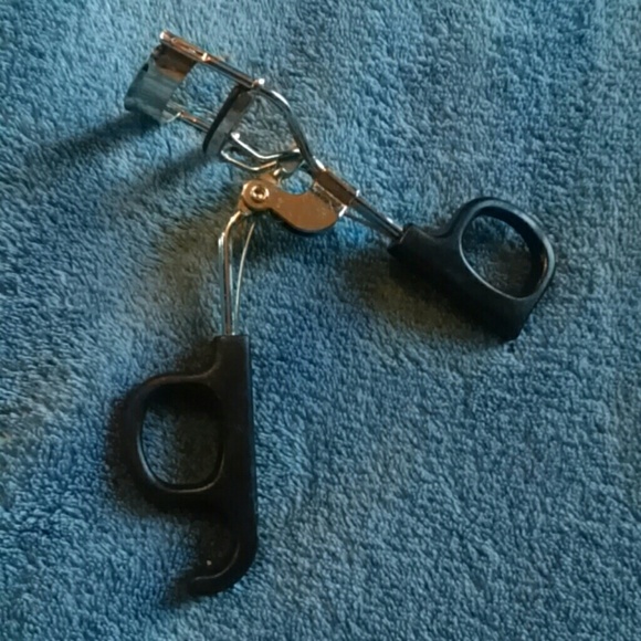 Eye lash curler