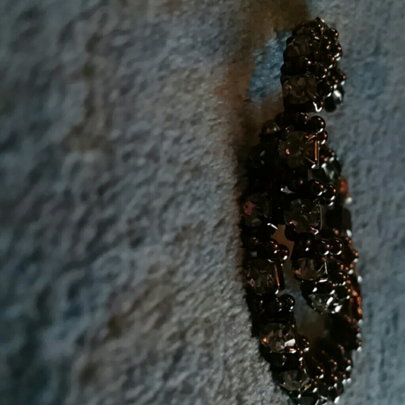 Earring - Picture 2 of 4