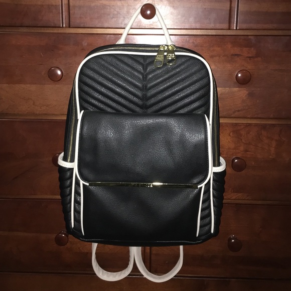 Cute black and gold Steve Madden backpack!