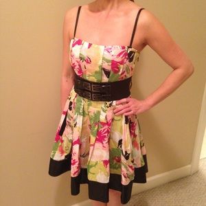 💐👗Cute BEBE Floral Dress👗💐