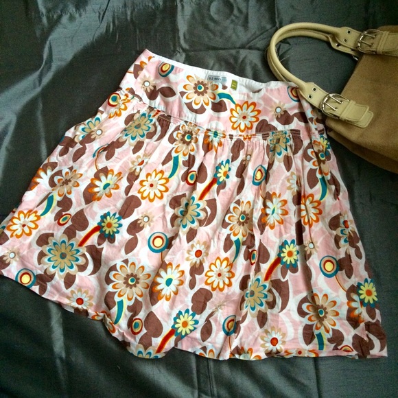Old Navy Dresses & Skirts - 🌺Retro floral print midlength skirt