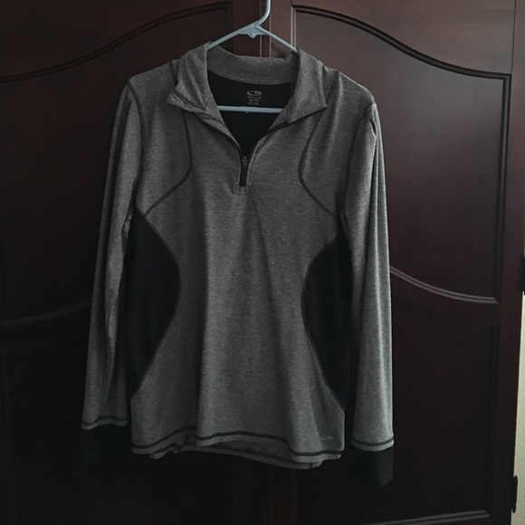 Athletic lightweight jacket