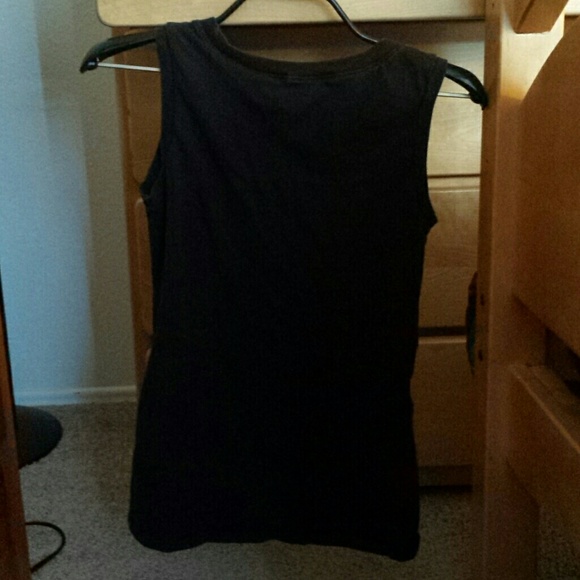 NWOT HOT TOPIC SLEEVELESS GRAPHIC TEE - Picture 2 of 3