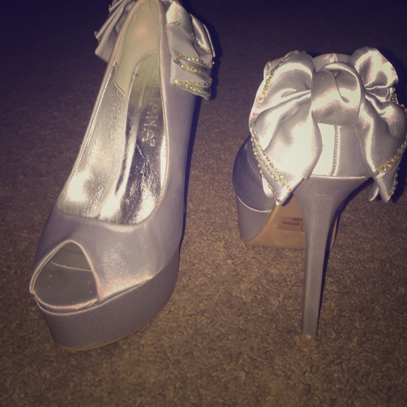 Liliana heels