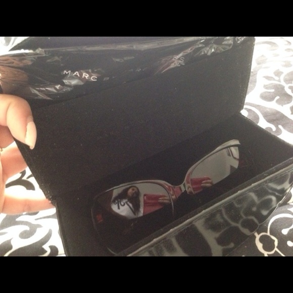 Marc by Marc Jacobs cheetah sunglasses with case - Picture 4 of 4