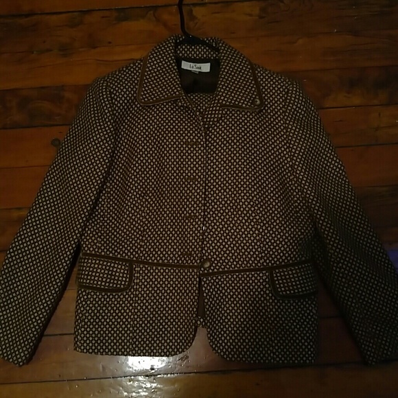 Skirt suit , Like new