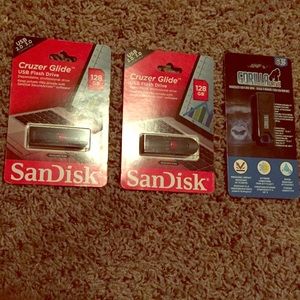 128GB & 64GB flash drives