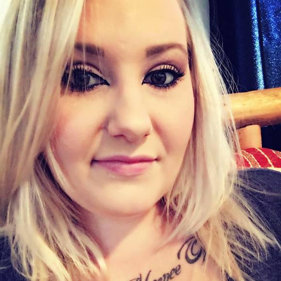 Meet your Posher, Jade