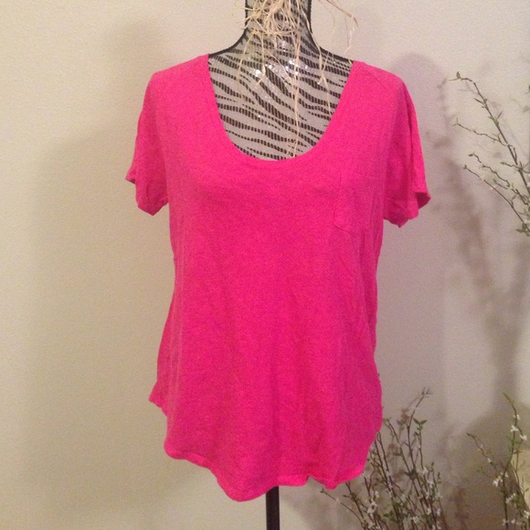 GAP Tops - 🆑Pink tshirt with pocket