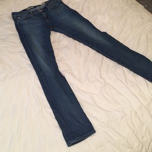 AG the Stilt cigarette leg