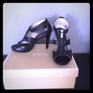 Michael Kors Open toe pumps