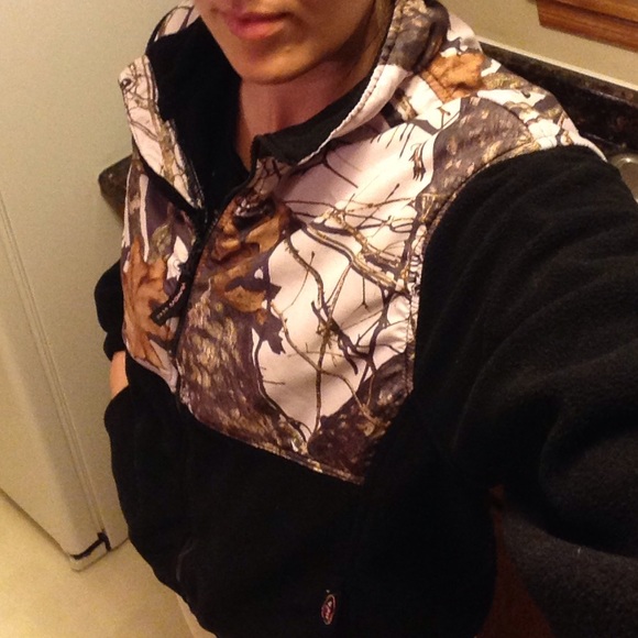 Mossy oak black fleece jacket