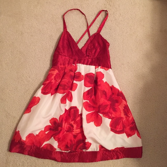 Guess floral red and white dress!