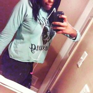 Meet your Posher, Leonna