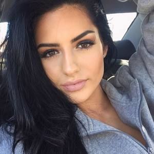 Meet your Posher, Danna