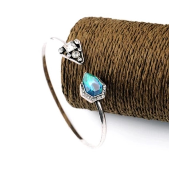 Adjustable Stacking Bracket - Picture 2 of 4