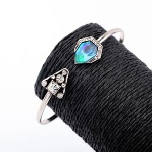 Adjustable Stacking Bracket