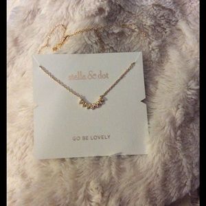 Stella & Dot Aurora necklace in Gold