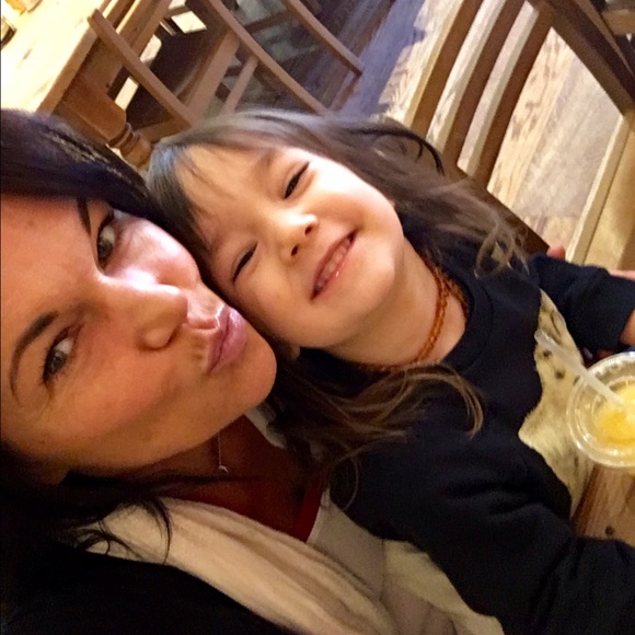 Meet your Posher, Shari - Picture 4 of 4