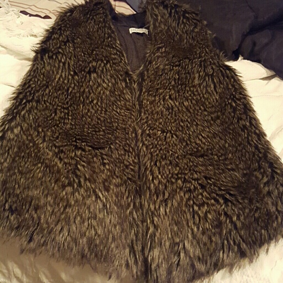 Faux fur vest - Picture 1 of 2