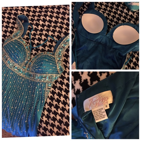 Gorgeous blue prom dress - Picture 3 of 3