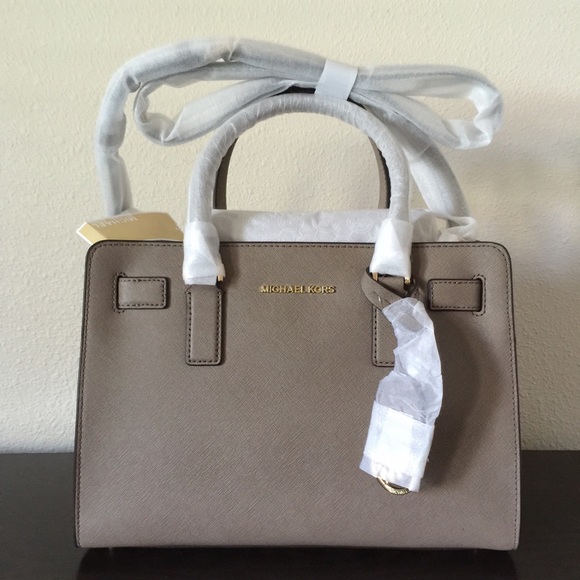 Michael Kors Dillon Tote (Dark dune)