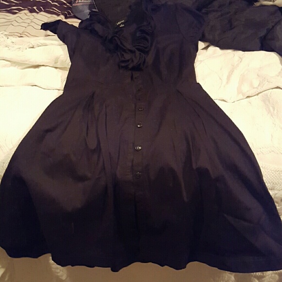 Ruffled neck dress - Picture 2 of 3