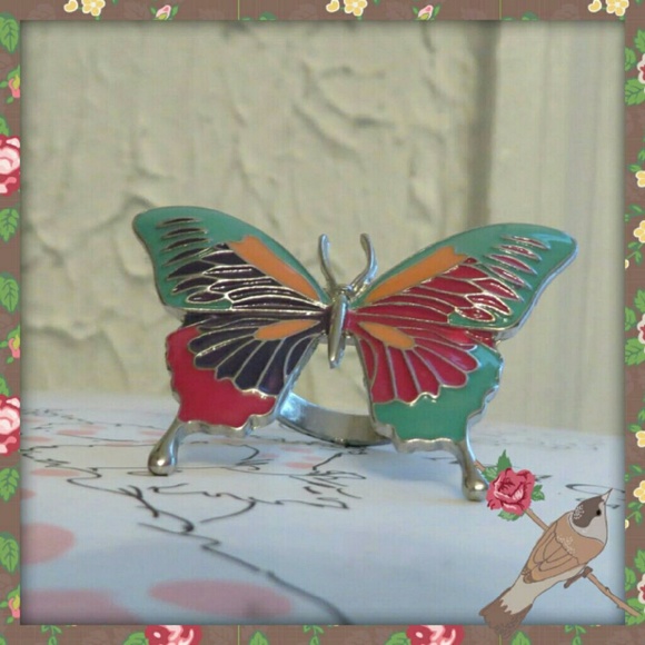 Butterfly ring